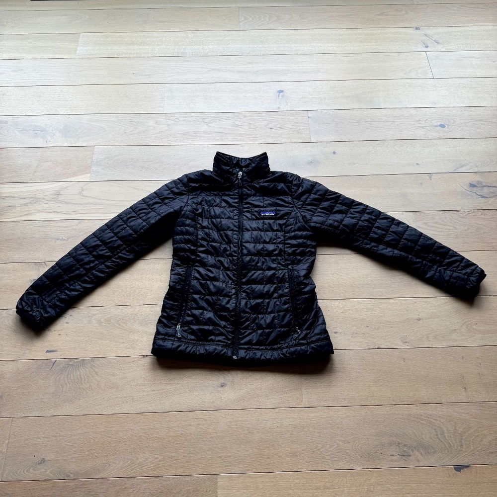 Women’s black Patagonia jacket